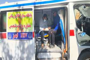 استقرار واحد سیار HIV/ایدز شبکه بهداشت و درمان زرین دشت در شهر حاجی آباد